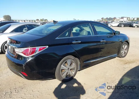 2011 Hyundai Sonata Hybrid z USA, uszkodzony, nr VIN KMHEC4A49BA000545